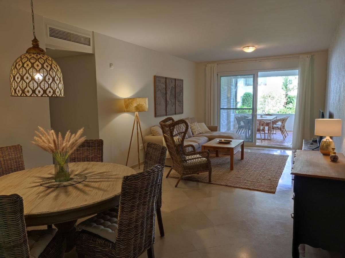 Costalita On The Beach - 3 Bedroom Cosy Apartment Estepona Kültér fotó